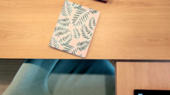 Le décor de Jules - Conseil en aménagement & décoration intérieure - Décoratrice et architecte d'intérieur Lille La madeleine Saint-andré-lez-lille Lambersart Bondues Marcq en baroeul - Réalisations - optimiser l'espace perdu - Bureau sur-mesure coulissant bois