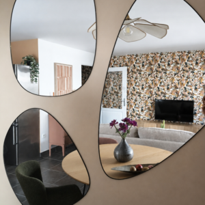 Le décor de Jules - Conseil en aménagement & décoration intérieure - Décoratrice d'intérieur et architecte d'intérieur Lille La madeleine Saint-andré-lez-lille Lambersart Bondues Marcq en baroeul Villeneuve d'Ascq - Mouvaux - Décoration colorée dans une pièce de vie